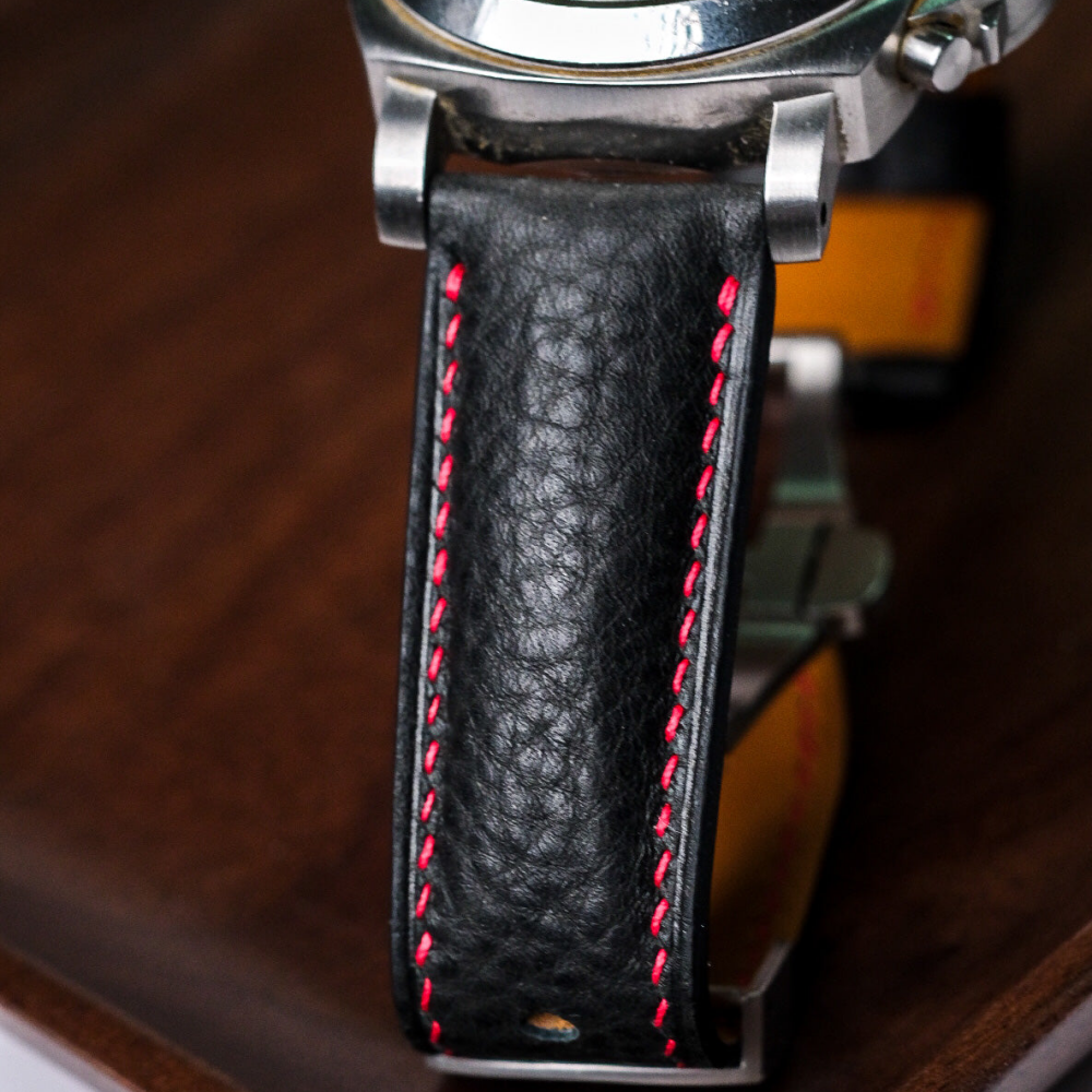 black-chevre-leather-watch-strap-for-Panerai-Luminor-Detail.png