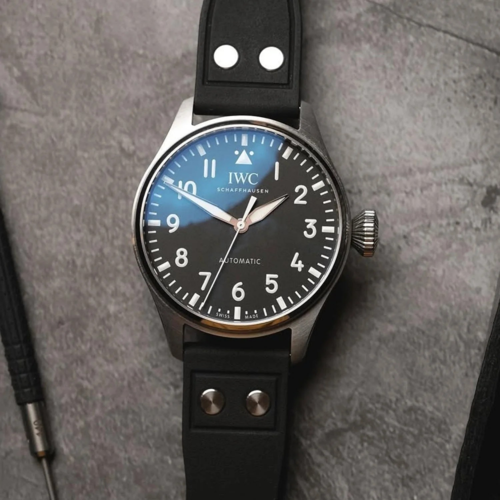 black-fkm-rubber-strap-for-IWC-with-rivets-on-watch.png