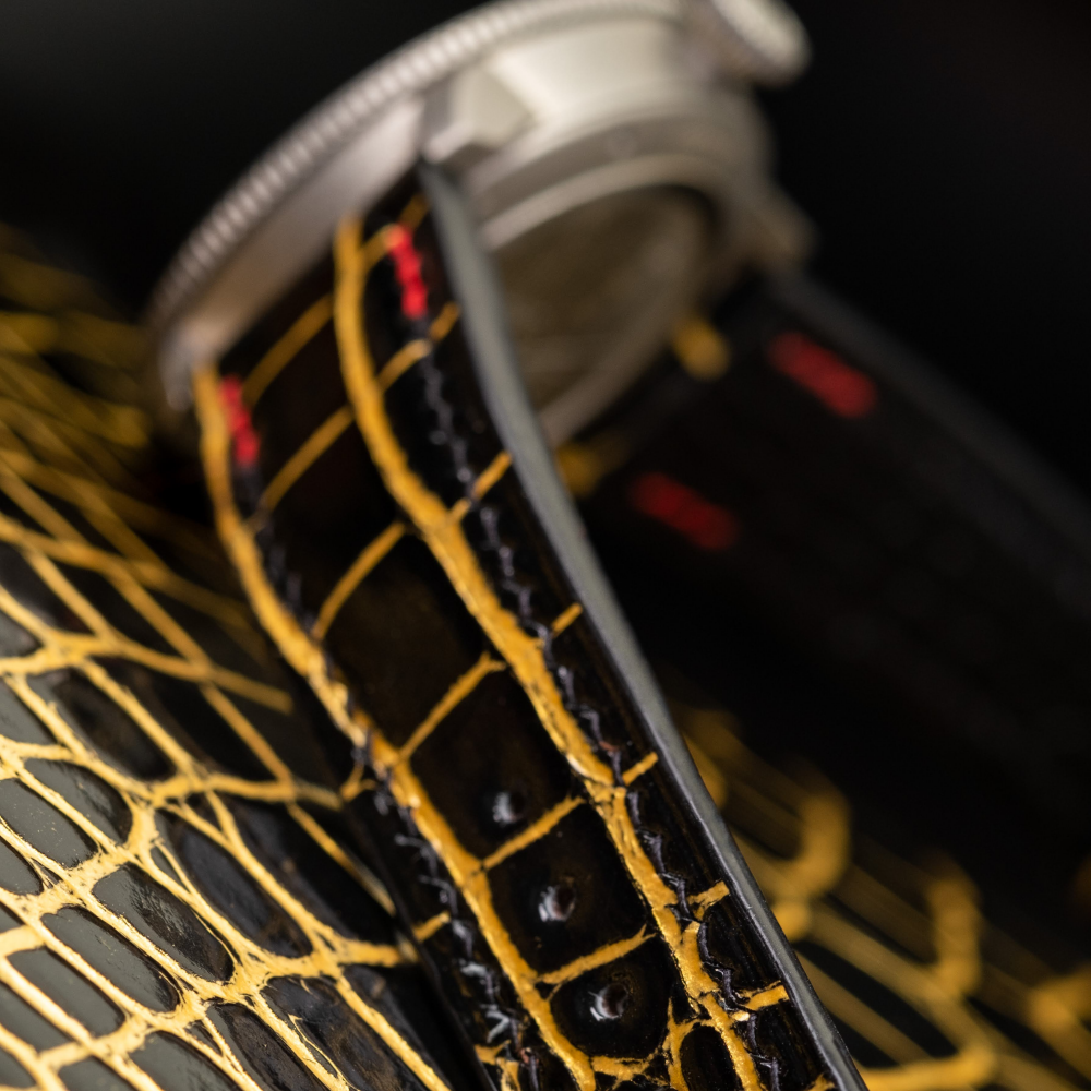 black-gold-alligator-leather-strap-for-ulysse-nardin-marine-chronometer-detail.png