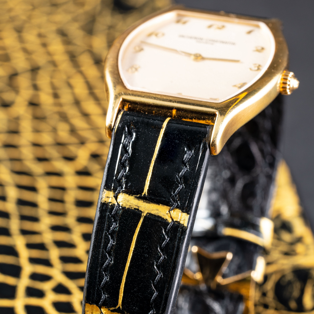 black-gold-alligator-leather-strap-for-vacheron-constantin-tonneau-detail.png
