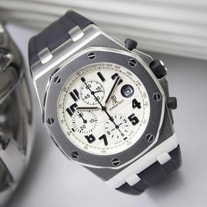 black-rubber-strap-for-all-ap-offshore-42mm-on-watch.png