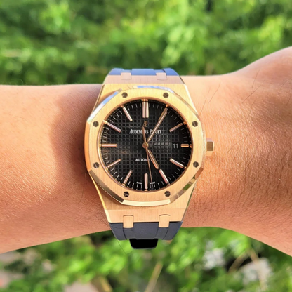 black-rubber-strap-for-all-ap-royal-oak-41mm-on-hand.png