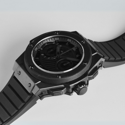black-rubber-strap-for-hublot-king-power-on-watch.png