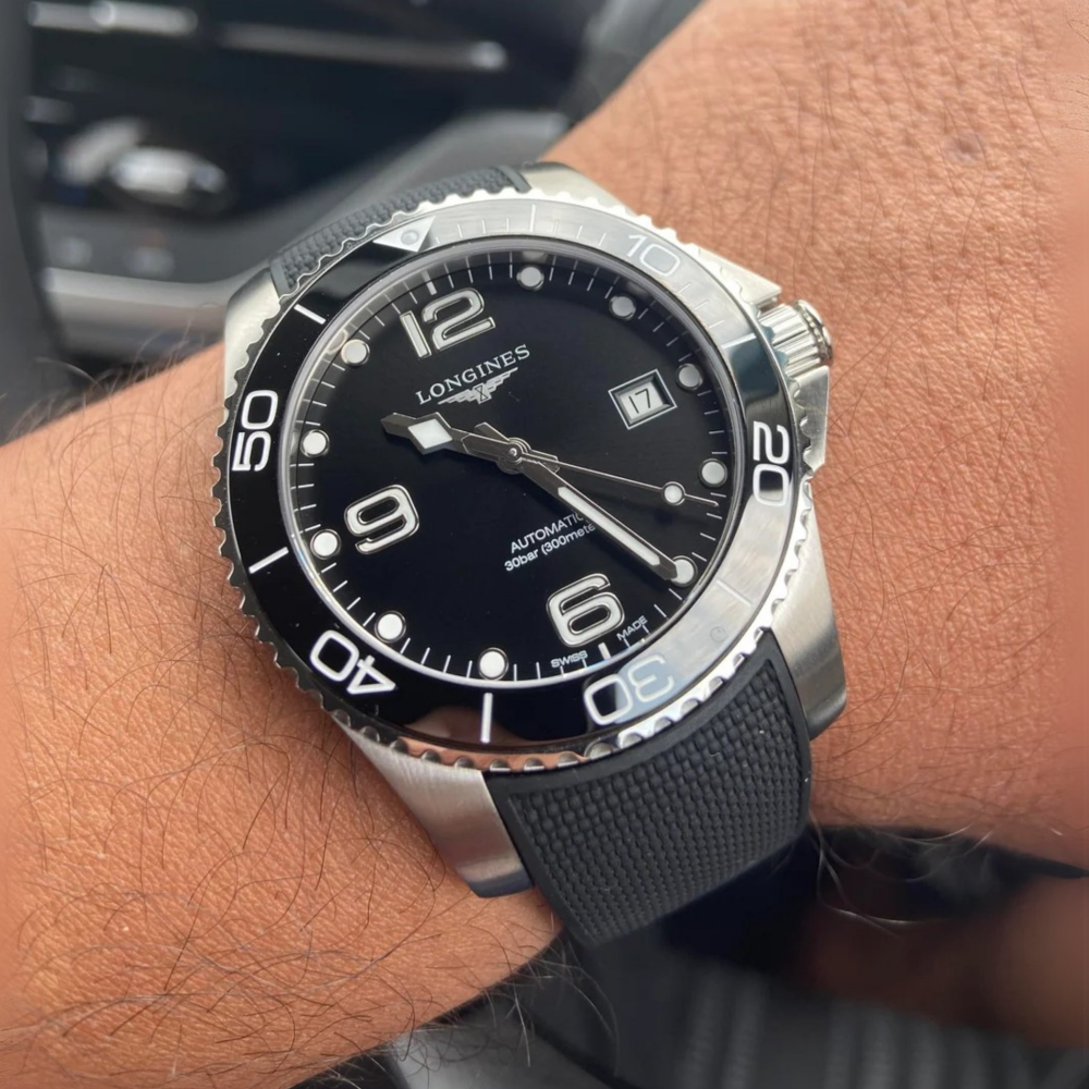 black-rubber-strap-for-longines-hydroconquest-on-hand.png
