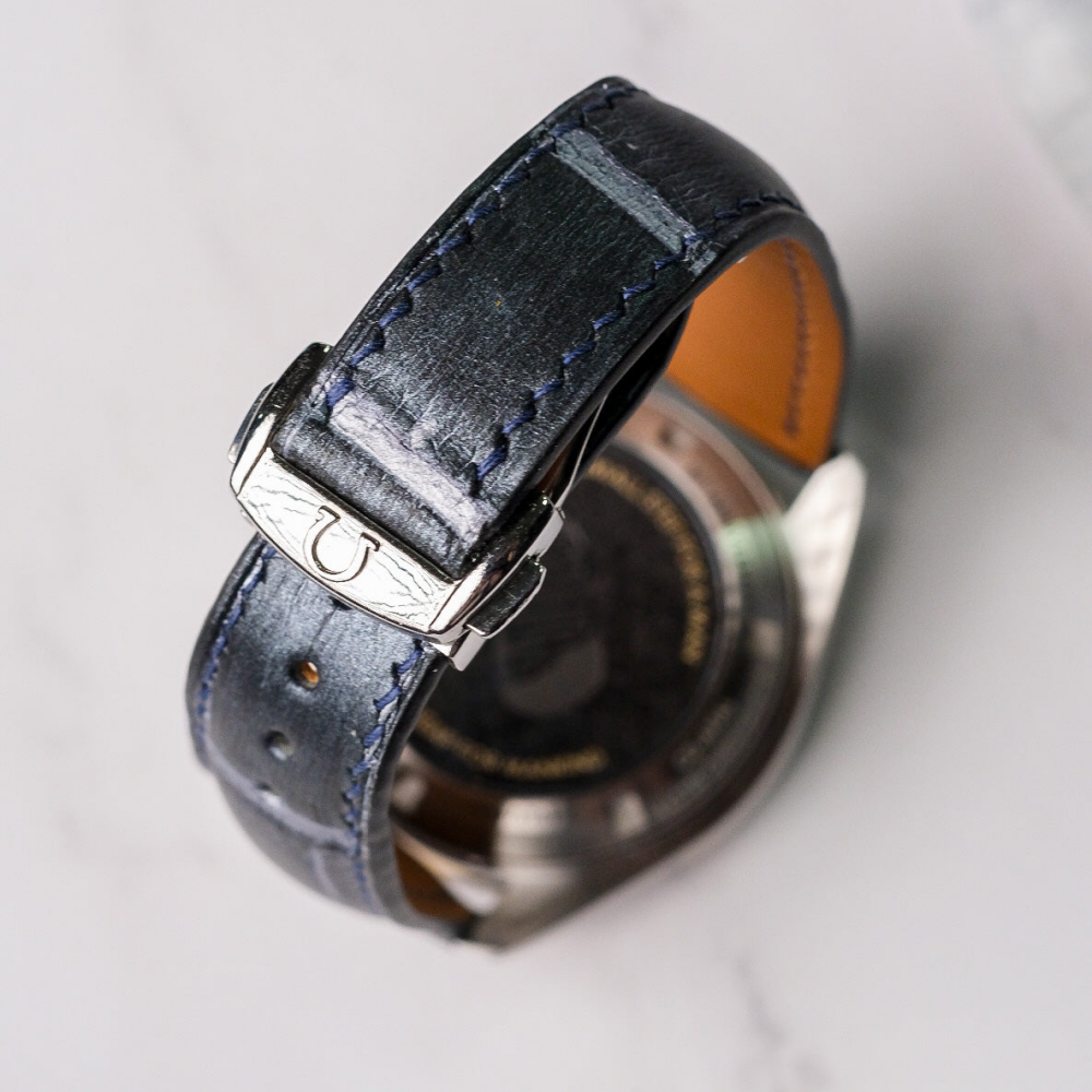 black-silver-alligator-alligator-leather-strap-for-omega-speedmaster-apollo-backside.png