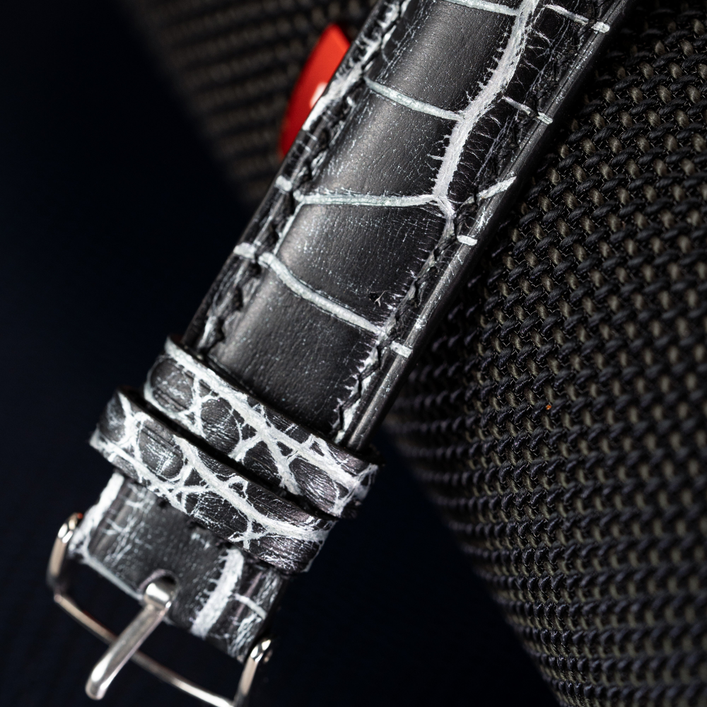 black-silver-alligator-alligator-leather-strap-for-omega-speedmaster-stitching.png