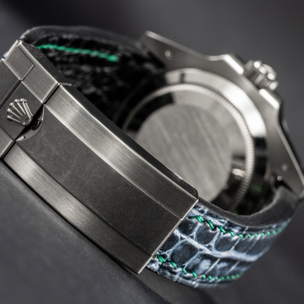 black-silver-alligator-leather-strap-for-rolex-submariner-41mm-green-stitching-backside.png