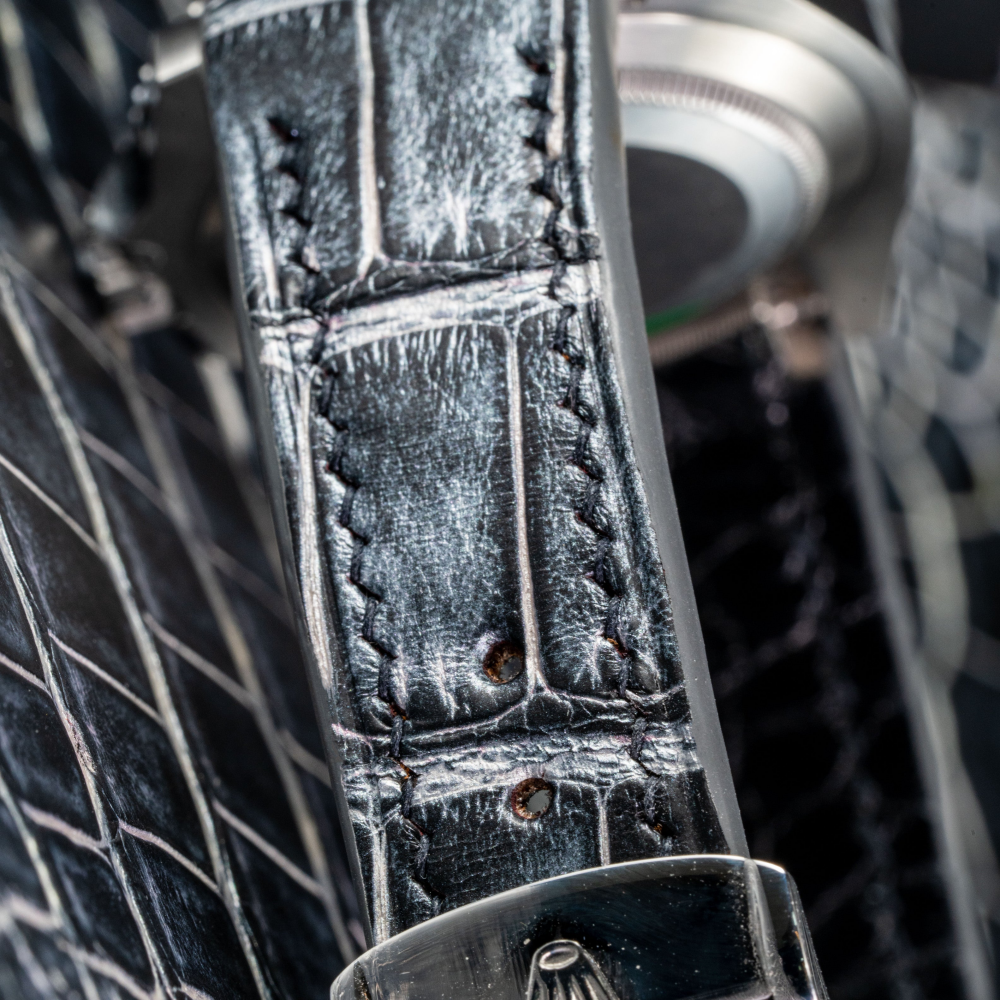 black-silver-alligator-leather-strap-for-rolex-submariner-41mm-stitching.png
