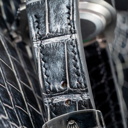 black-silver-alligator-leather-strap-for-rolex-submariner-41mm-stitching.png