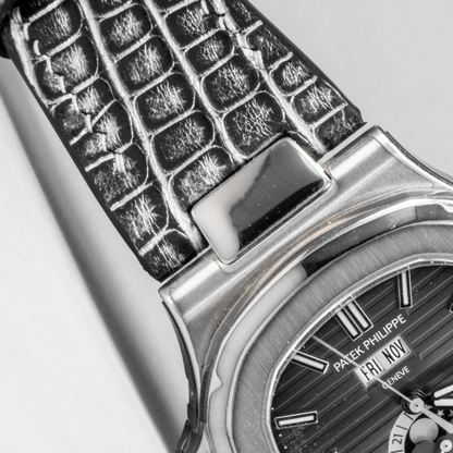 black-silver-alligator-leather-watch-strap-for-Patek-Philippe-Nautilus-5712g-lug.png