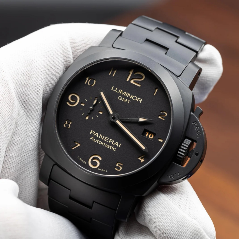 black-steel-watch-strap-for-officine-panerai-luminor-on-Watch.png