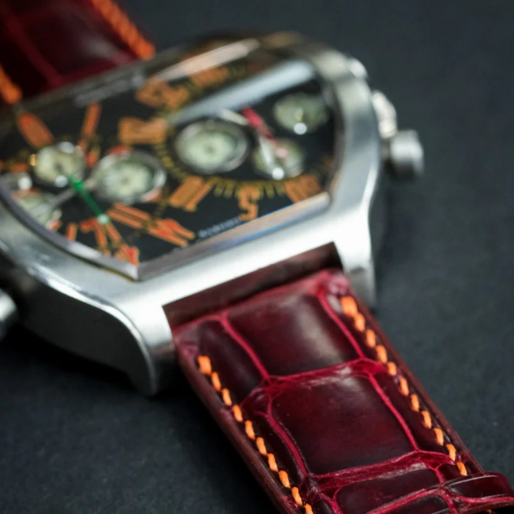 blood-red-alligator-leather-strap-for-delacour-bichrono-detail.png
