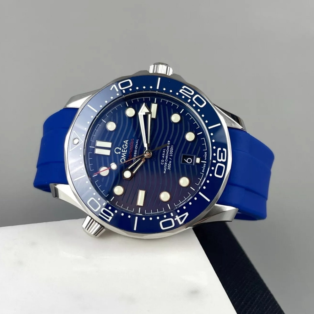blue-FKM-rubber-strap-for-omega-seamaster-300-on-watch.png