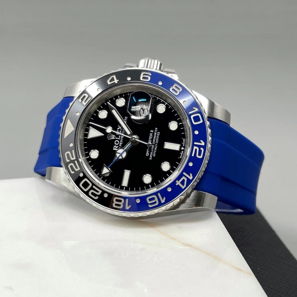 blue-deployant-rubber-strap-for-rolex-GMT-Maaster-II-onwatch.png
