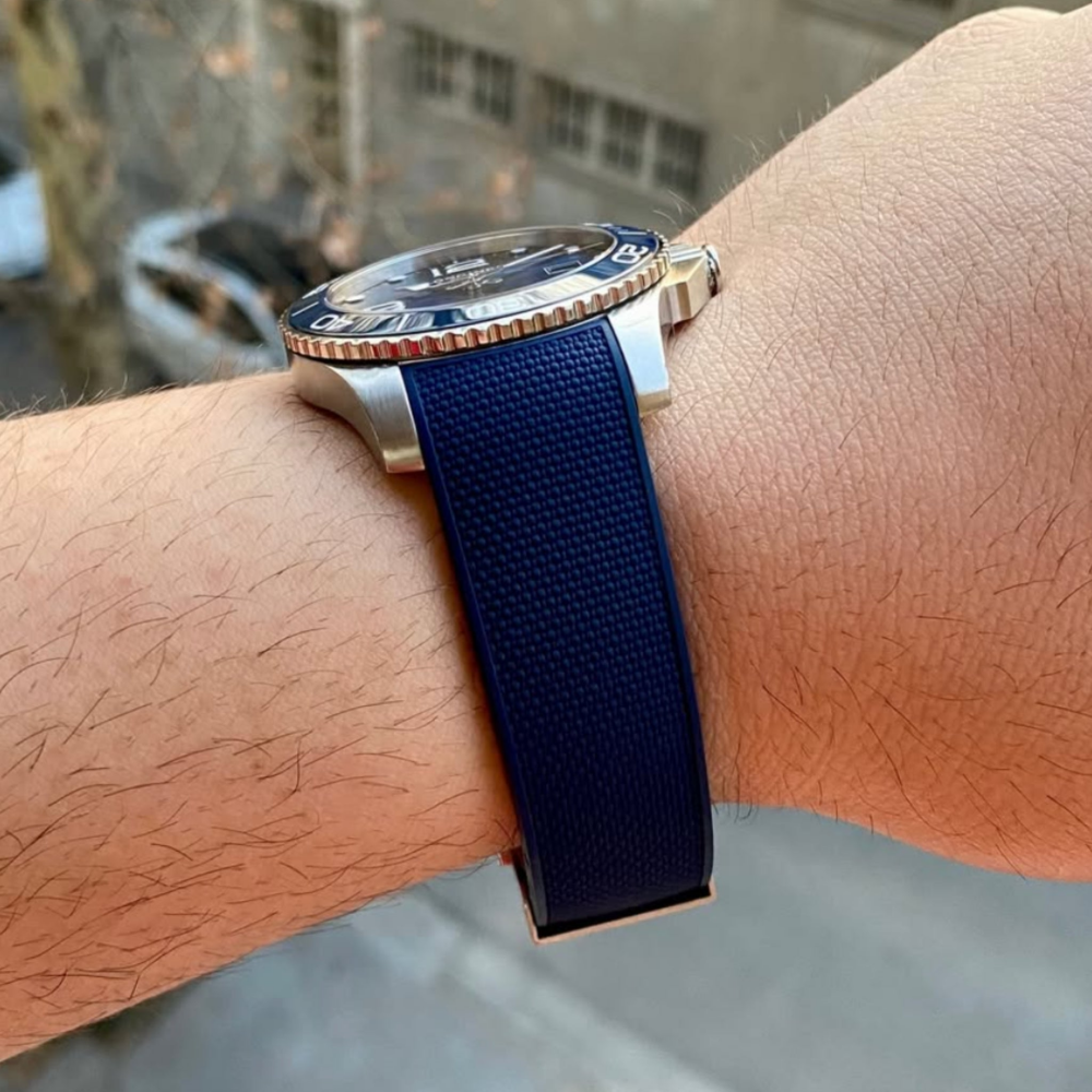 blue-rubber-strap-for-longines-hydroconquest-detail.png