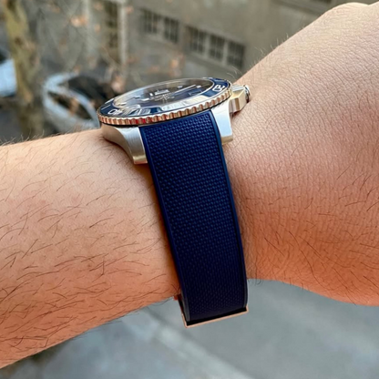 blue-rubber-strap-for-longines-hydroconquest-detail.png