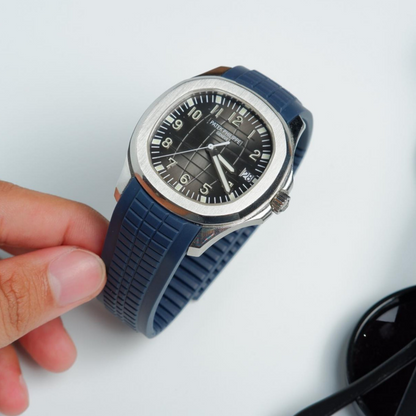 blue-rubber-strap-for-patek-philippe-aquanaut-on-watch.png