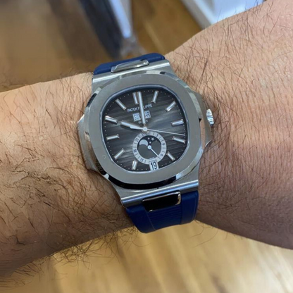 blue-rubber-strap-for-patek-philippe-nautilus-on-hand.png