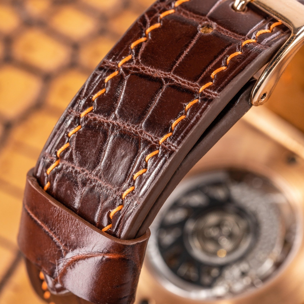 brown-alligator-leather-strap-for-hublot-classic-fusion-chronograph-backside.png