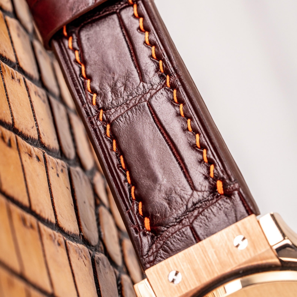 brown-alligator-leather-strap-for-hublot-classic-fusion-chronograph-lug.png