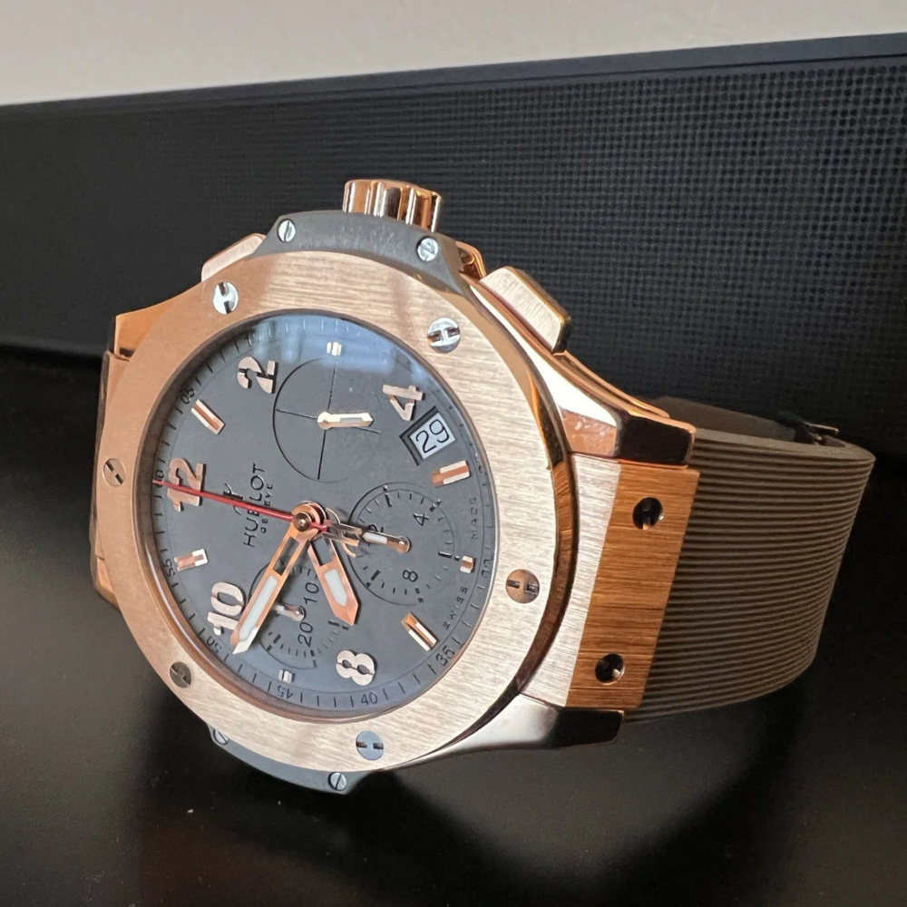brown-rubber-strap-for-hublot-big-bang-44mm-on-watch.png