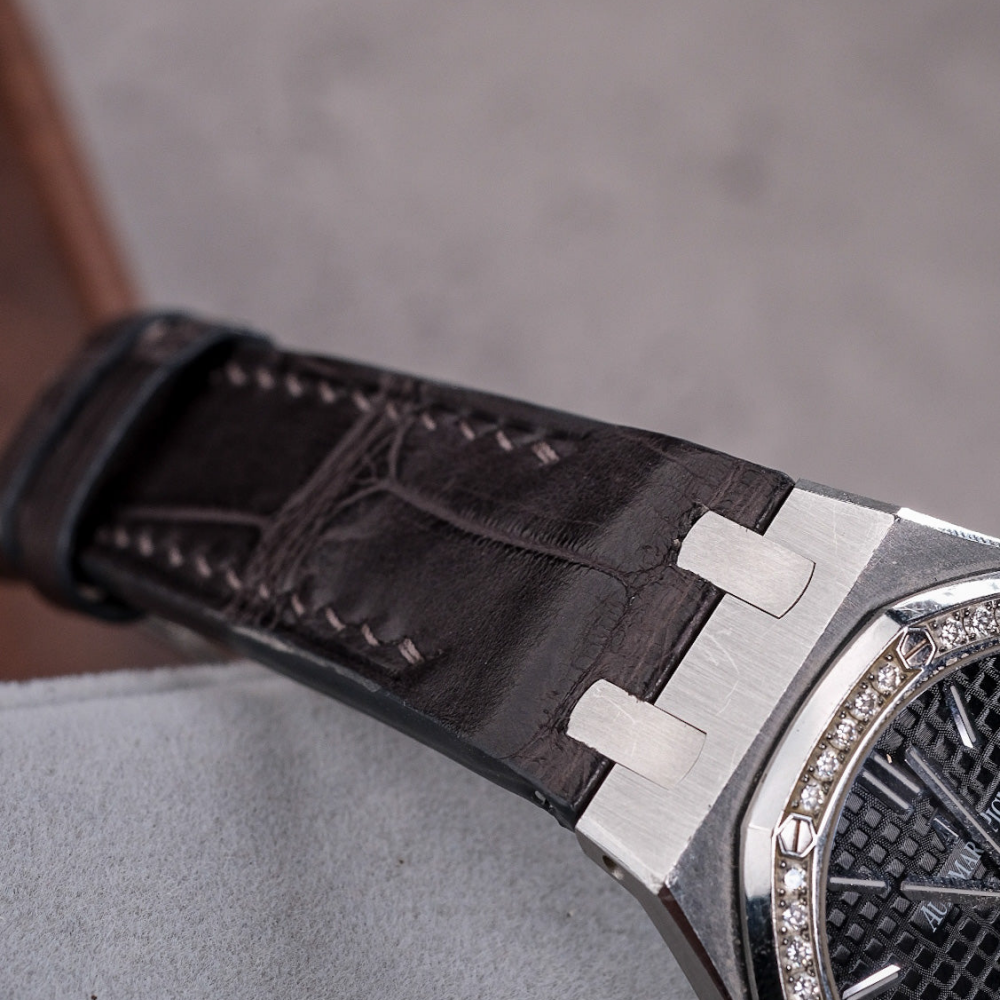 charcoal-grey-alligator-leather-strap-for-ap-ladies-lug.png