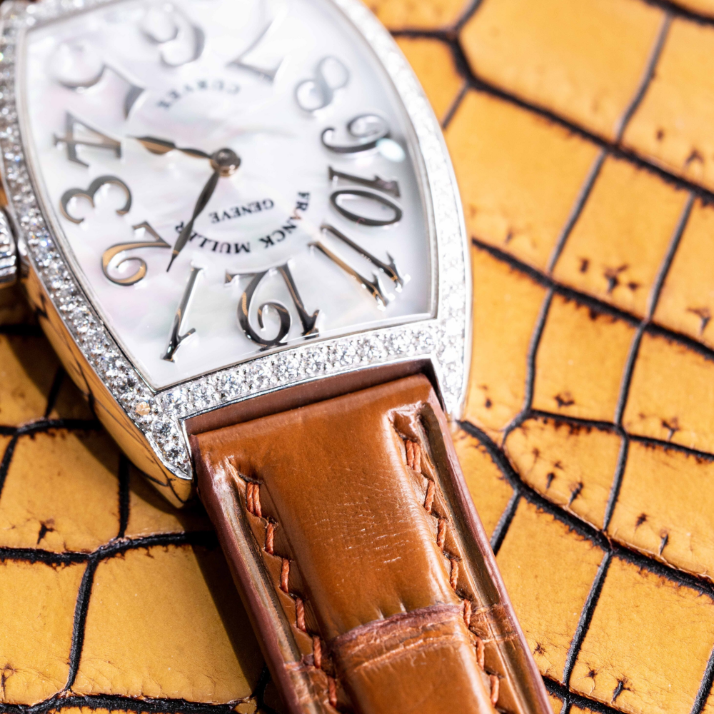 chestnut-brown-alligator-leather-strap-for-franck-muller-cintreee-cuvex-detail.png