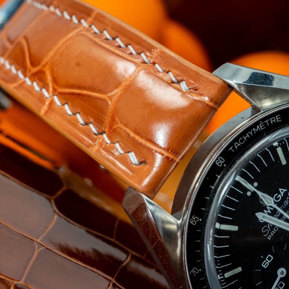 chestnut-brown-alligator-leather-strap-for-omega-speedmaster-stitching.png