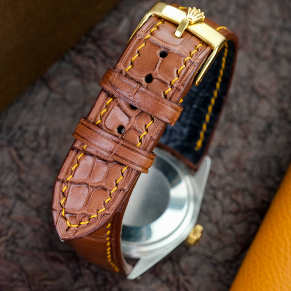 chestnut-brown-alligator-leather-watch-strap-for-Rolex-Datejust-36mm-yellow-gold-stitching-backside.png