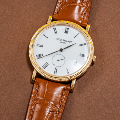chestnut-brown-alligator-strap-for-Patek-Philippe-Calatrava-on-watch.png