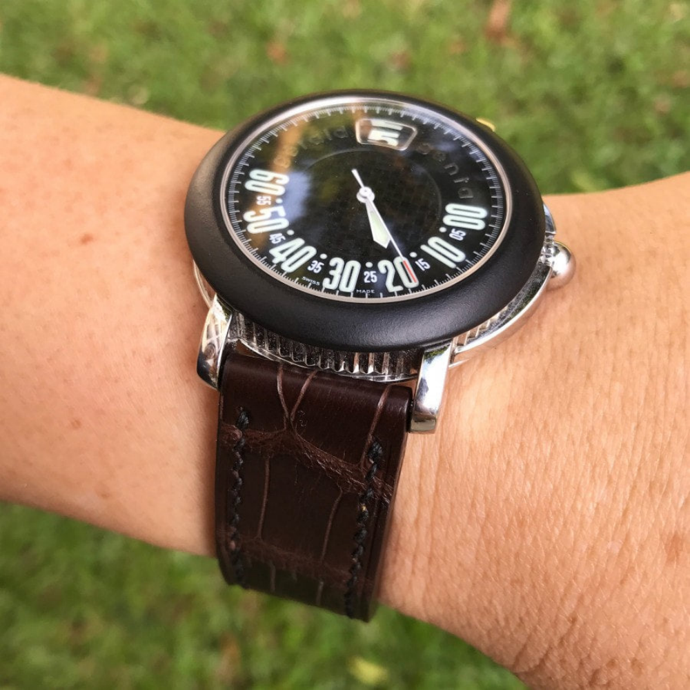 chocolate-brown-alligator-leather-strap-for-gerald-genta-retro-on-hand.png