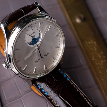 cholocate-brown-alligator-leather-strap-for-jaeger-lecoultre-master-ultra-thin-moon-detail.png