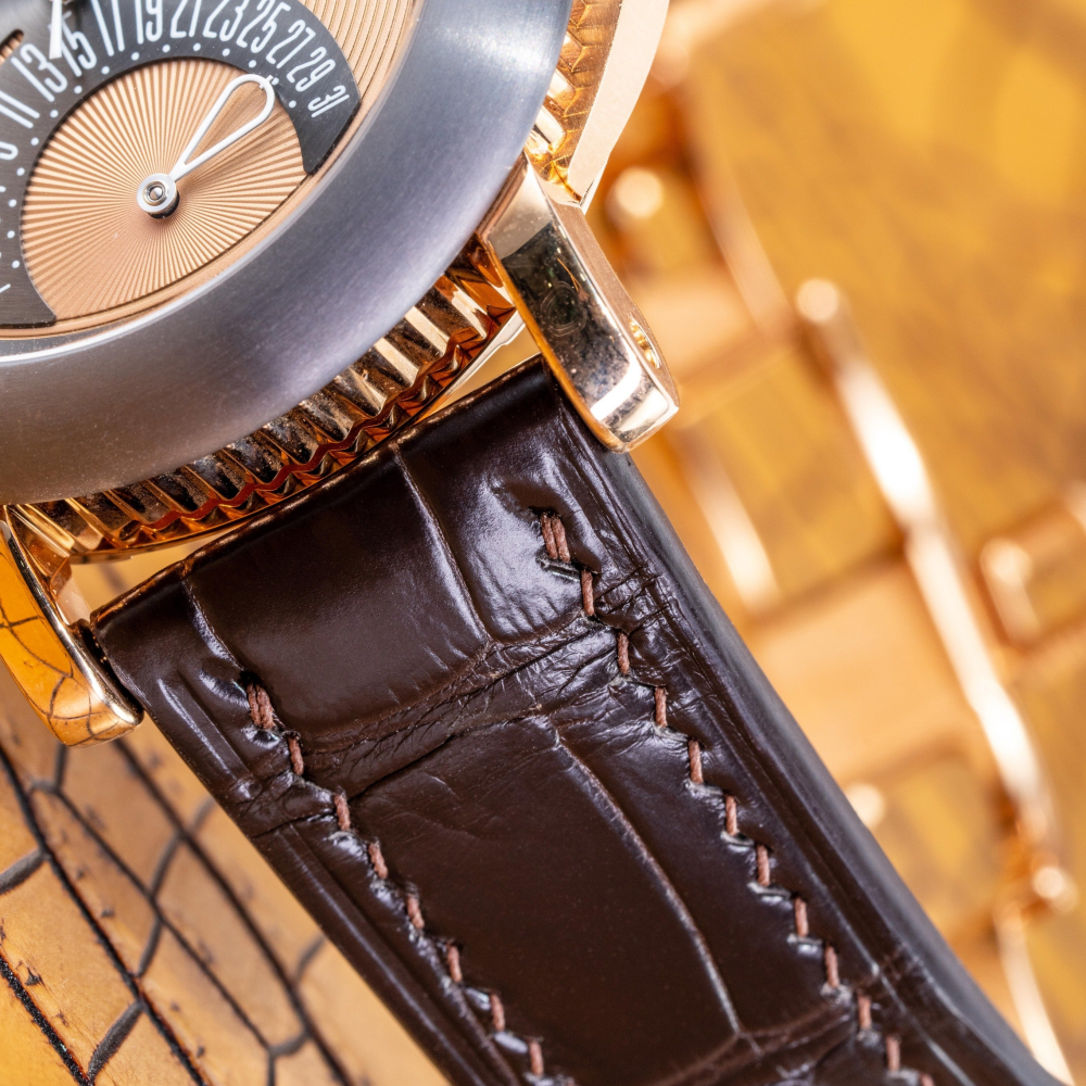dark-brown-alligator-leather-strap-for-gerald-genta-bi-retro-detail.png