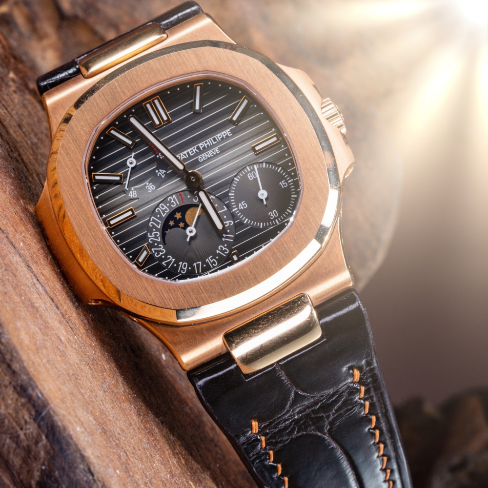dark-brown-alligator-leather-watch-strap-for-Patek-Philippe-Nautilus-5712r-rosegold-stitching.png