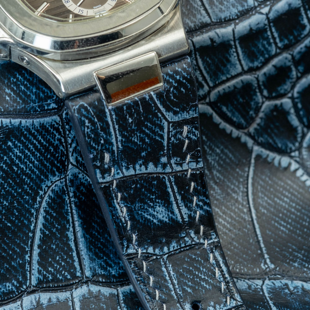 denim-alligator-leather-watch-strap-for-Patek-Philippe-Nautilus-5726a-lug.png