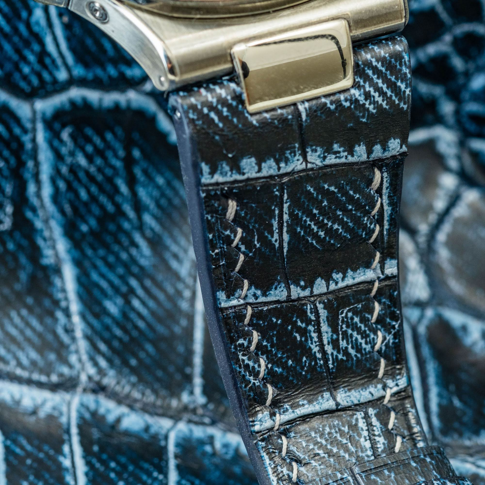 denim-alligator-leather-watch-strap-for-Patek-Philippe-Nautilus-5726a-stitching.png