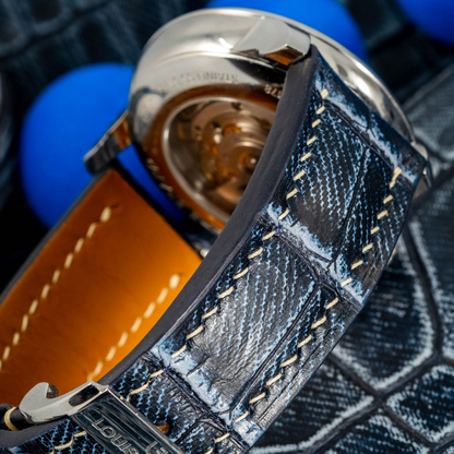 denim-blue-alligator-leather-strap-for-louis-erard-regulateur-louis-erard-x-massena-detail.png