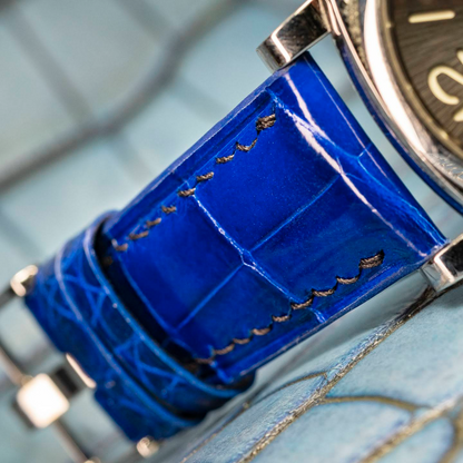 electric-Blue-alligator-leather-watch-strap-for-Panerai-Luminor-lug.png