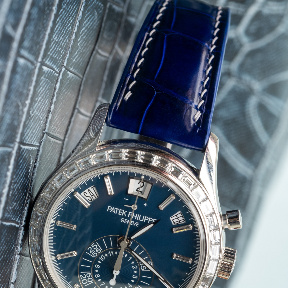 electric-blue-alligator-for-patek-philippe-complications-5961p-annual-calendar-chronograph-lug.png