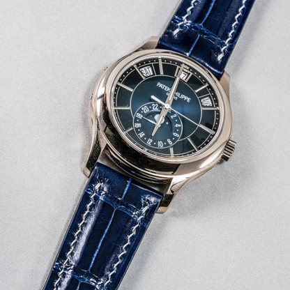 electric-blue-alligator-for-patek-philippe-complications-5961p-annual-calendar-chronograph-watch-show.png