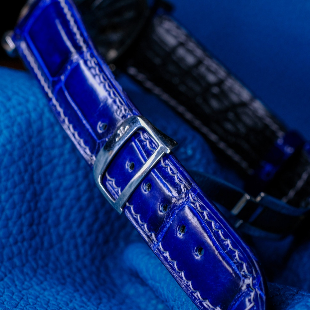 electric-blue-alligator-leather-strap-for-jaeger-lecoultre-master-control-8-days-antoine-lining.png