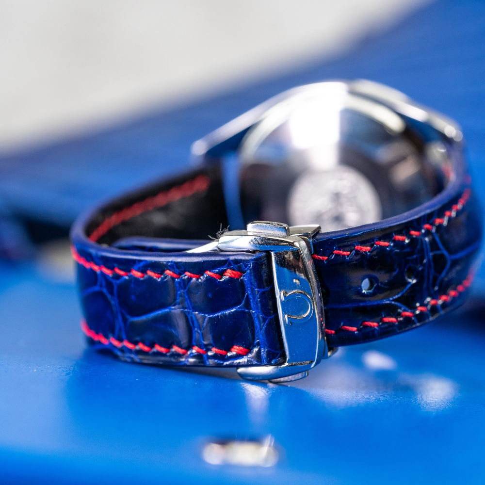 electric-blue-alligator-leather-strap-for-omega-speedmaster-reduced-backside.png