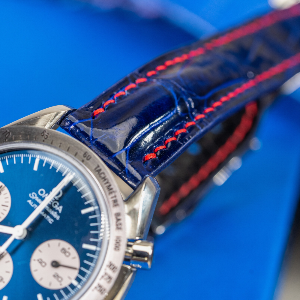 electric-blue-alligator-leather-strap-for-omega-speedmaster-reduced-detail_2.png