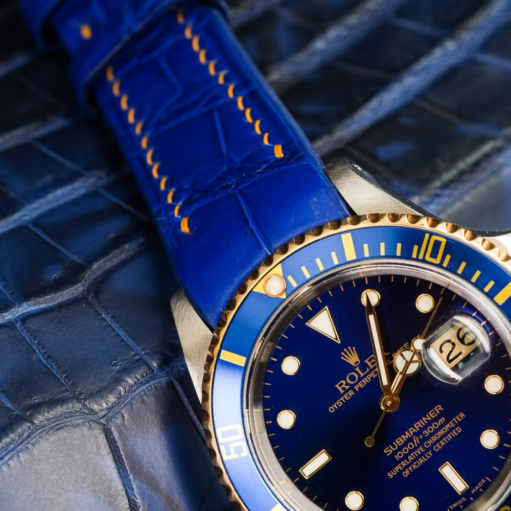 electric-blue-alligator-leather-strap-for-rolex-submariner-40mm-yellow-gold-stitching-lug.png