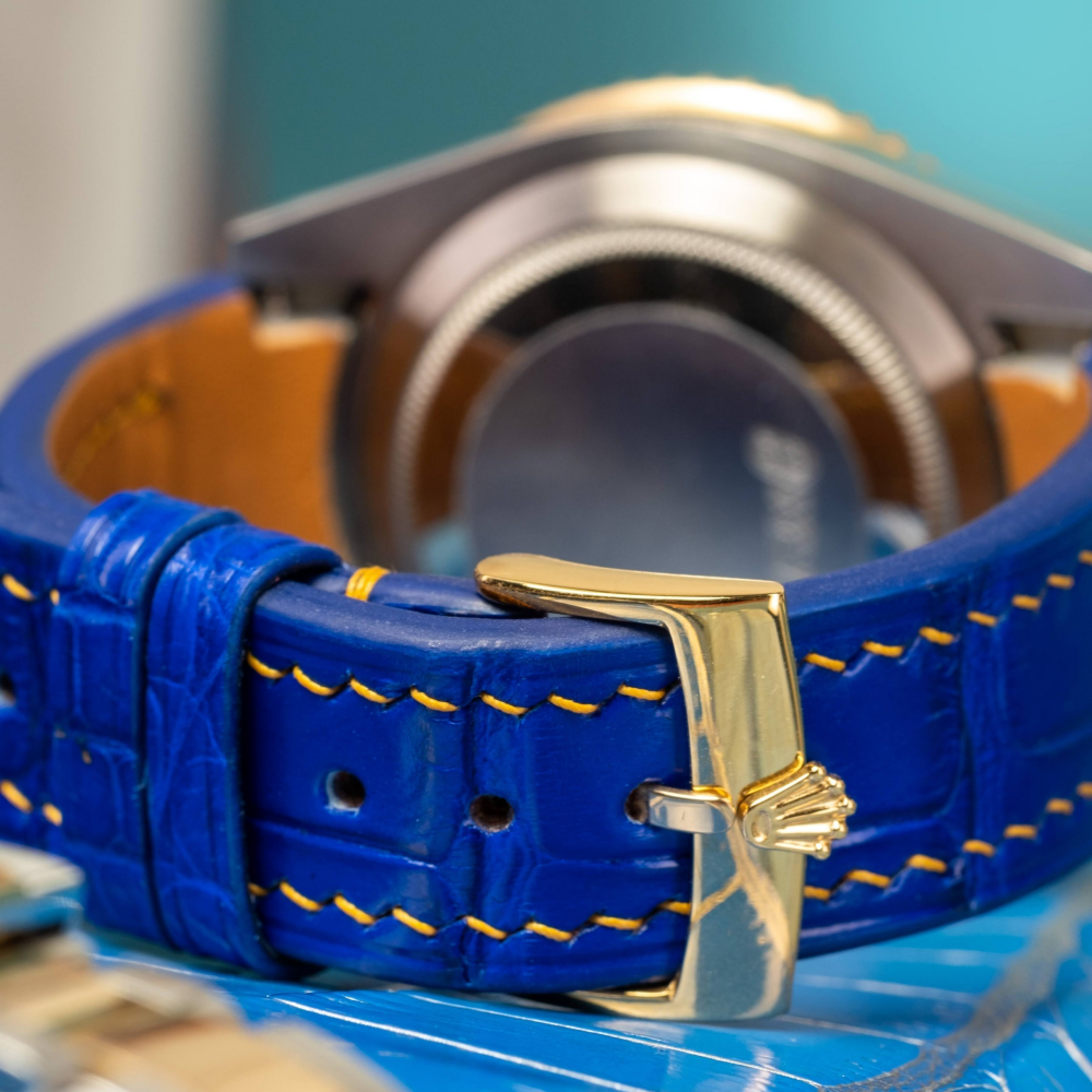 electric-blue-alligator-leather-strap-for-rolex-submariner-41mm-yellow-gold-stitching-backside.png