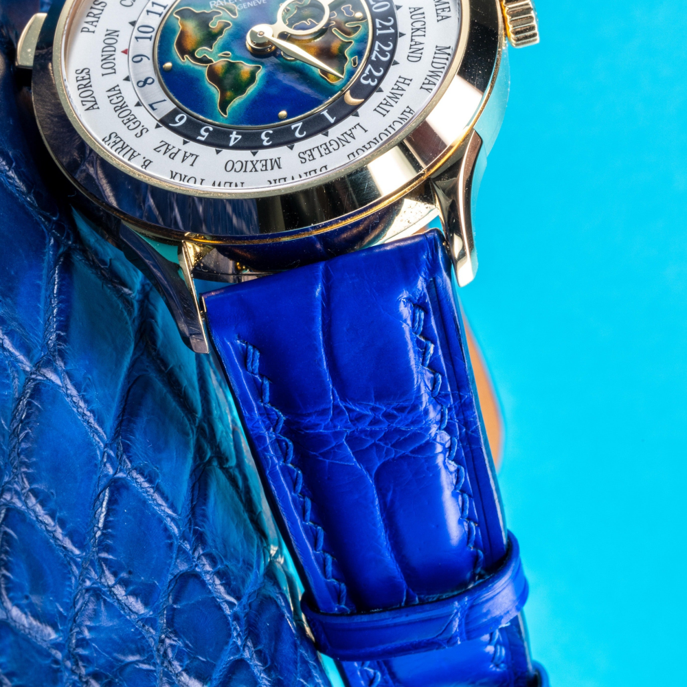 electric-blue-alligator-strap-patek-philippe-complications-world-time-5130g-001-detail.png
