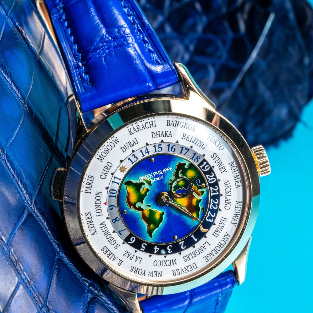 electric-blue-alligator-strap-patek-philippe-complications-world-time-5130g-001-watch.png