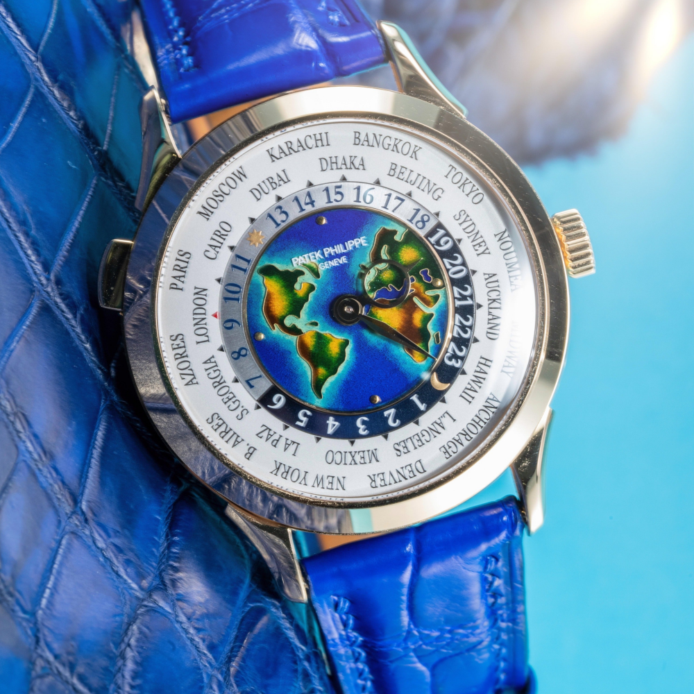 electric-blue-alligator-strap-patek-philippe-complications-world-time-5130g-001.png