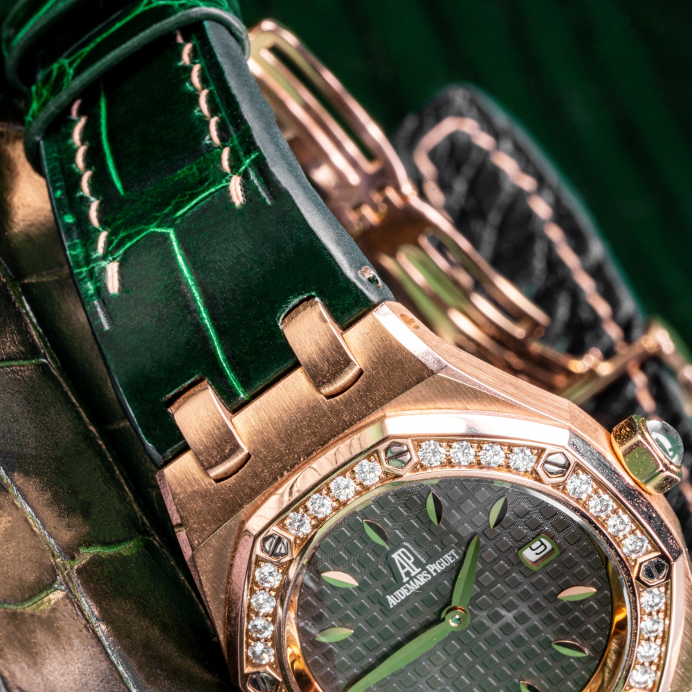 emerald-green-alligator-leather-strap-for-ap-ladies-lug.png