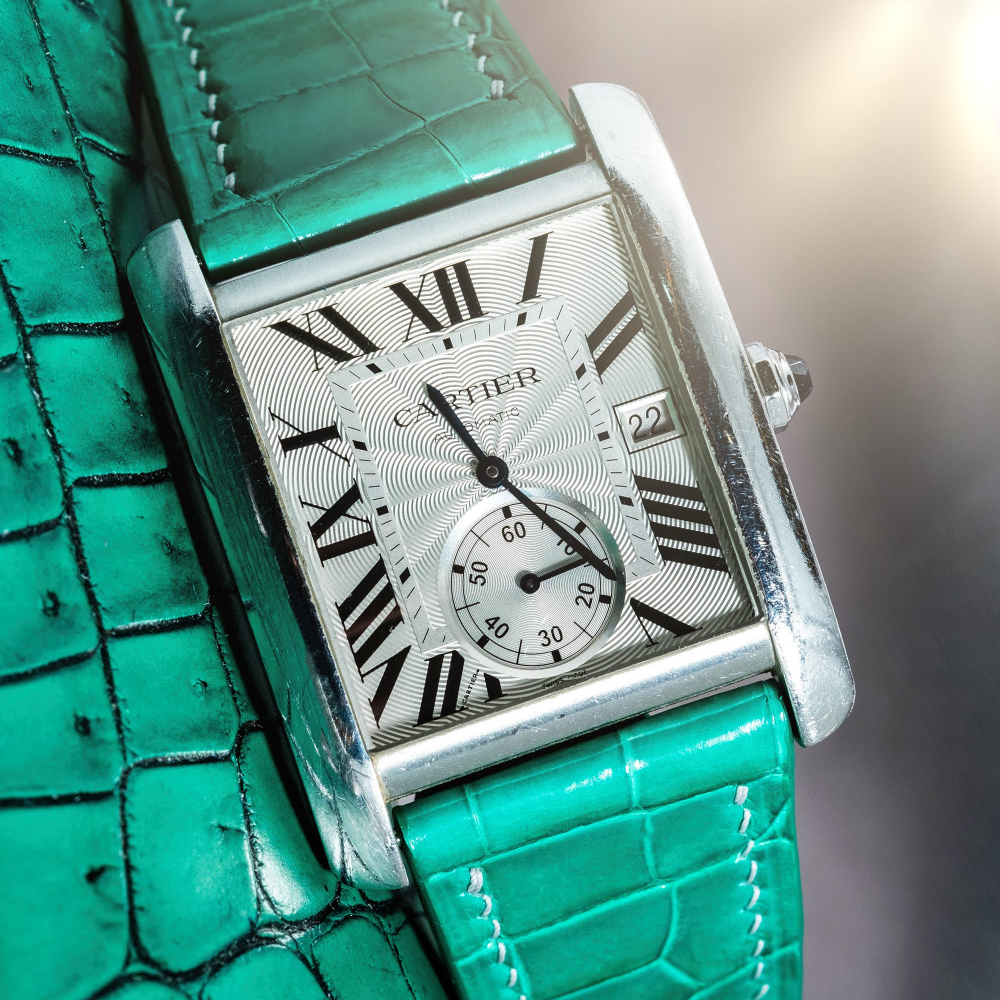 emerald-green-alligator-leather-strap-for-cartier-tank.png
